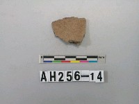 藏品(灰色夾砂陶口緣殘件)的圖片